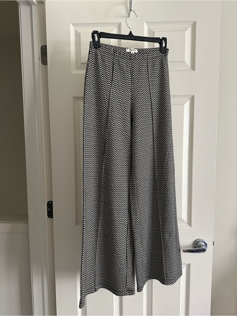 Max Studio Black & White Wide Leg Patterned Pants